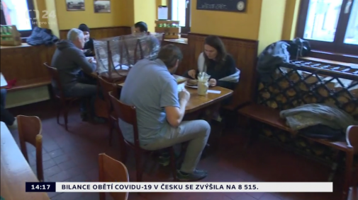 Max. 4 ľudia pri stole...